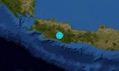 138 km ESE of Tondano, 31, Indonesia